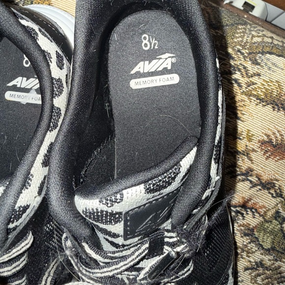 Avia Women's Black/White Deluxe Sneaker, sz 8.5 - Picture 13 of 14